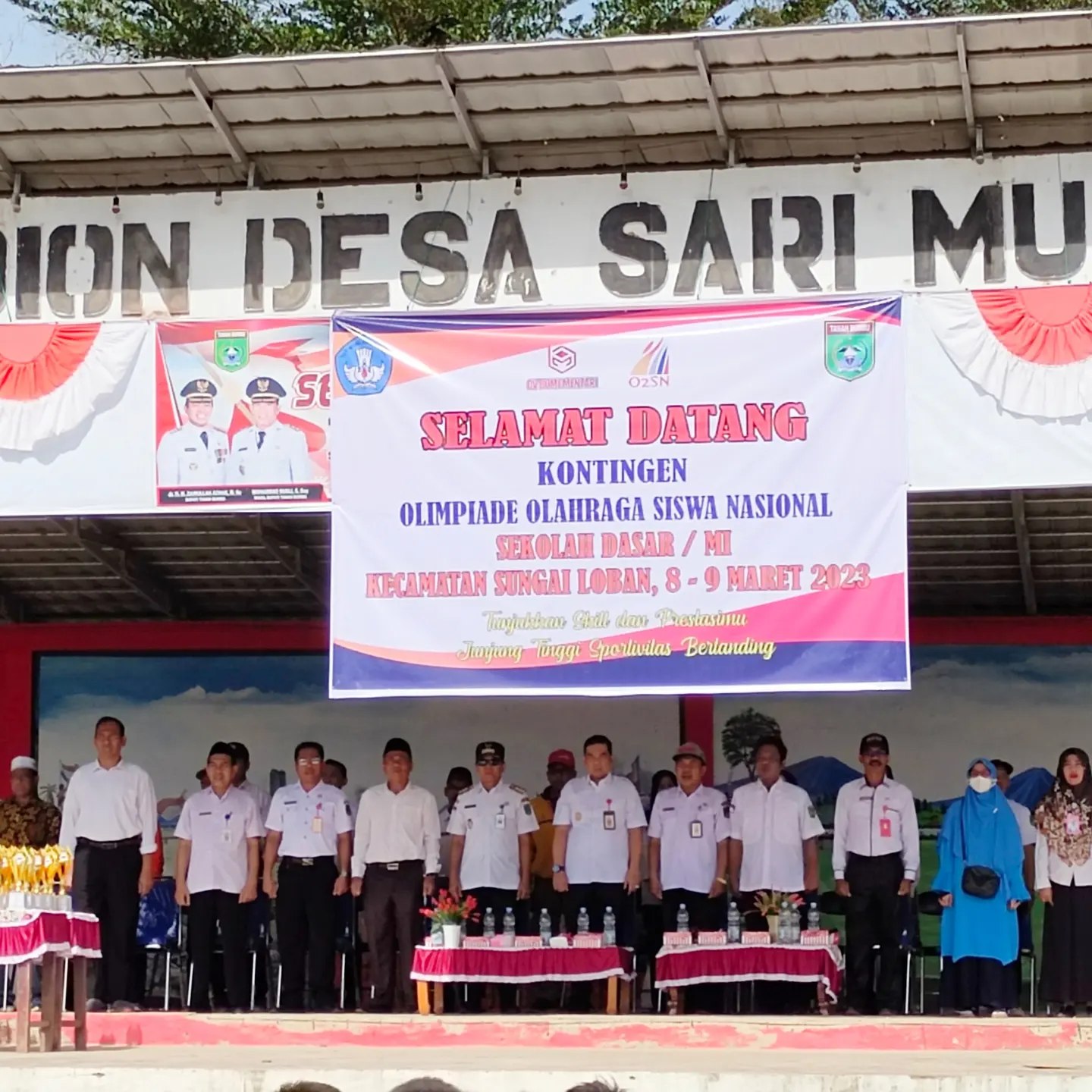 KADIS DAN CAMAT SUNGAI LOBAN RESMI BUKA LOMBA O2SN TINGKAT SD